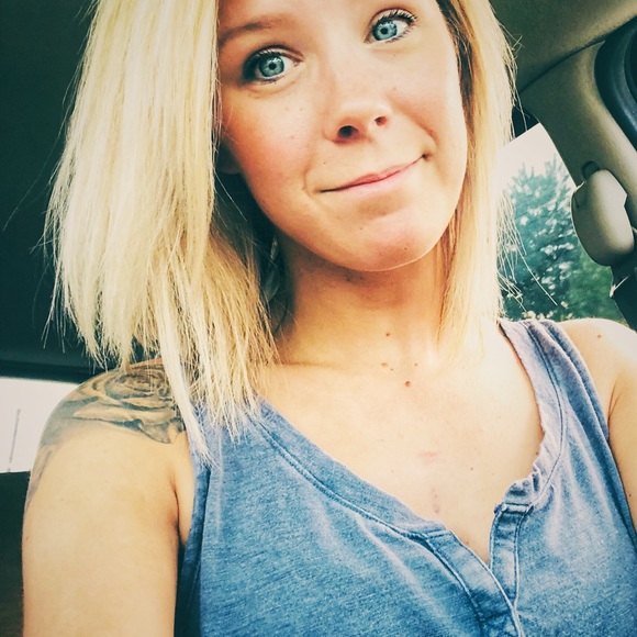 Meet your Posher - Picture 2 of 3